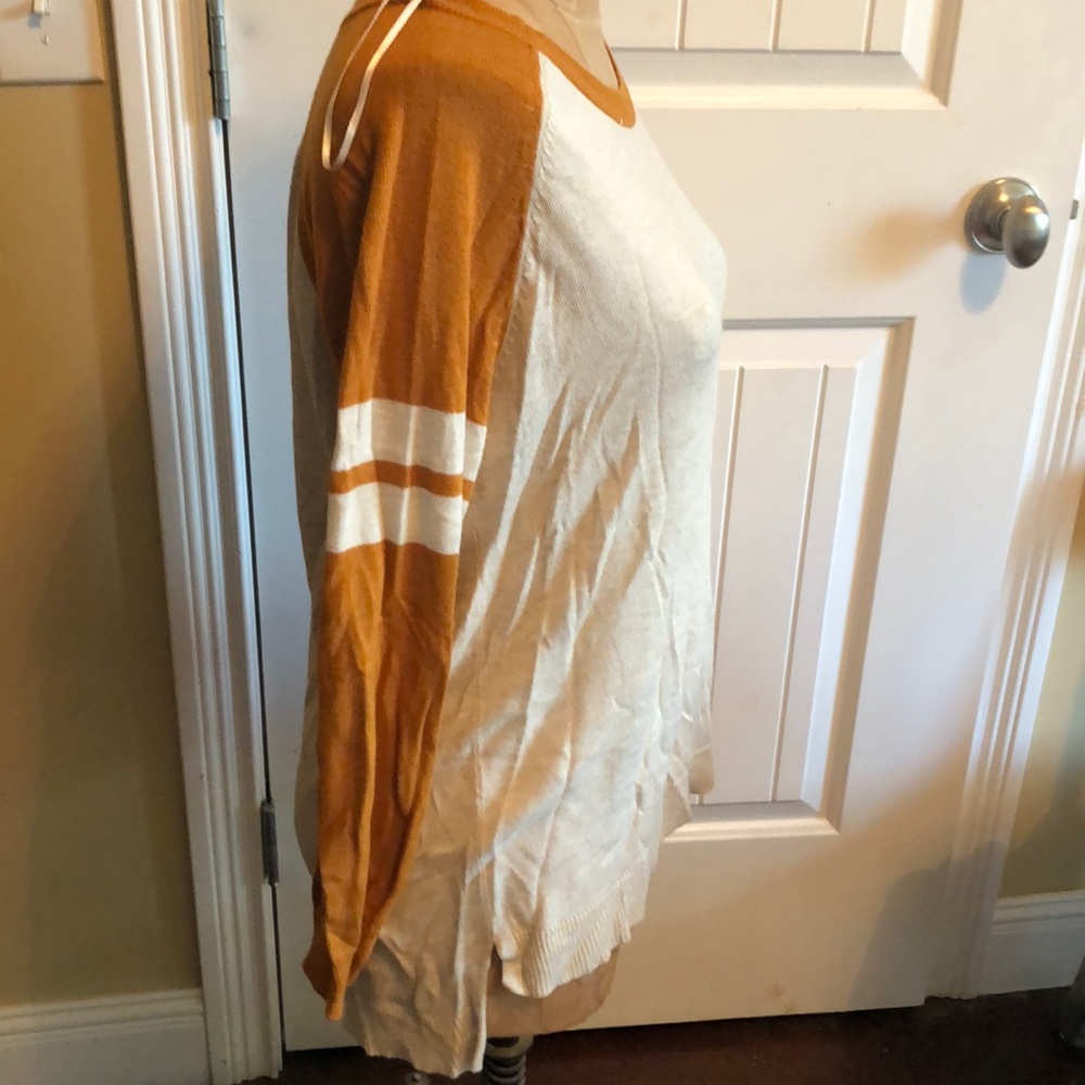 Baseball type sweater Large - Picture 2 of 4